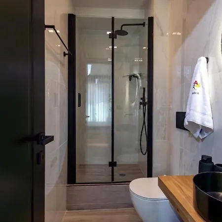 Triple A - Urban Charm In Psiri-platia Theatrou - Free Parking Aparthotel *