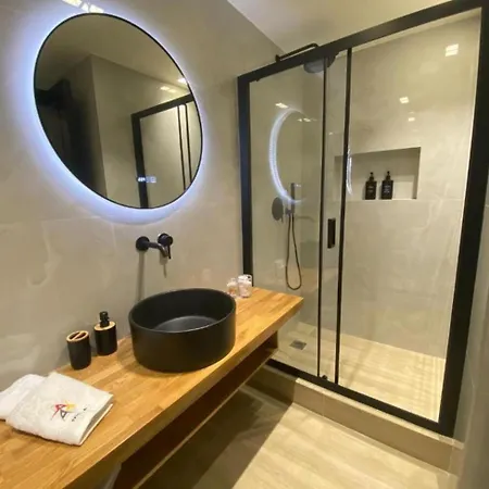 Triple A - Urban Charm In Psiri-platia Theatrou - Free Parking